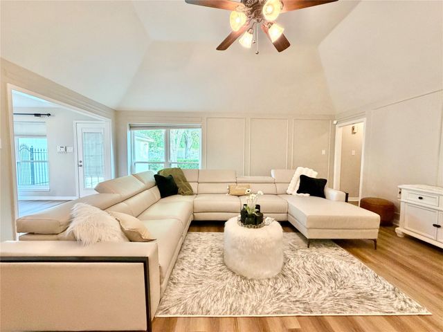 4211 Saint Ives Street, Sugar Land, TX 77479