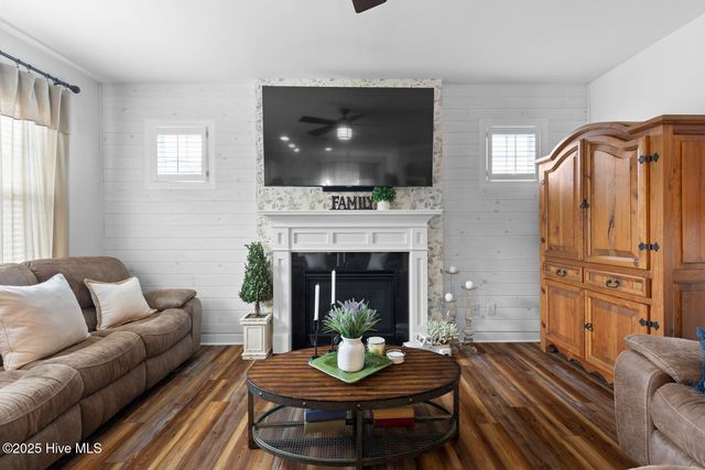 107 Courtney Drive, Jacksonville, NC 28540