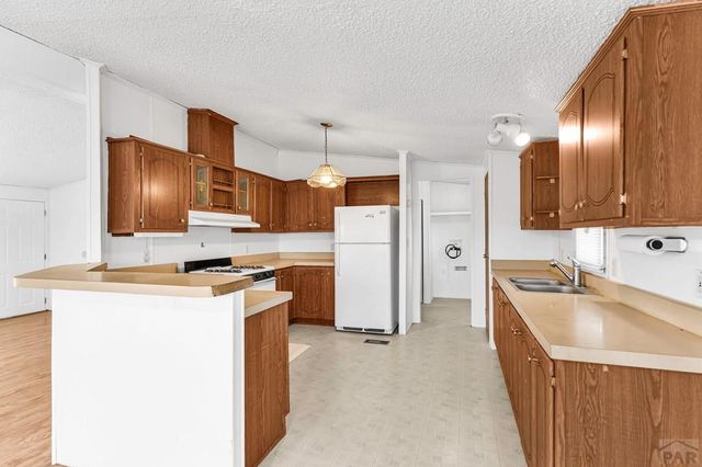 1729 Anthalie St, Pueblo, CO 81006