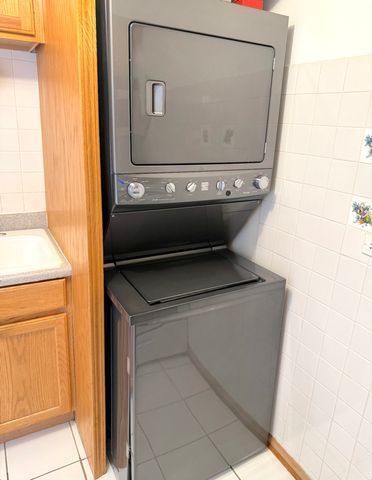 9407 S Roberts Road 3SE, Hickory Hills, IL 60457