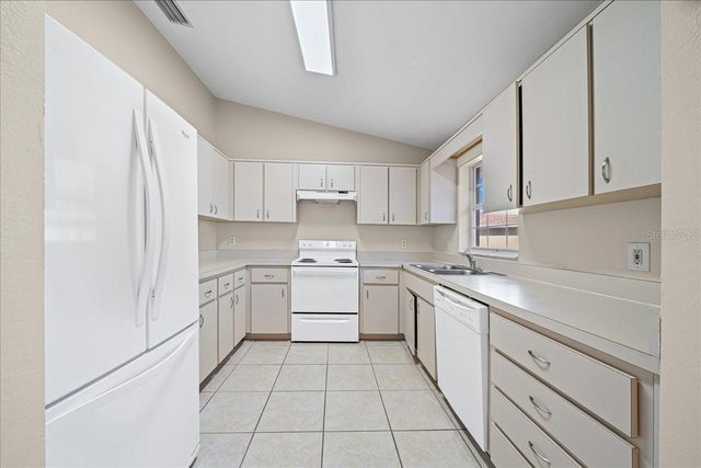 2851 NE 64 LANE, Ocala, FL 34479