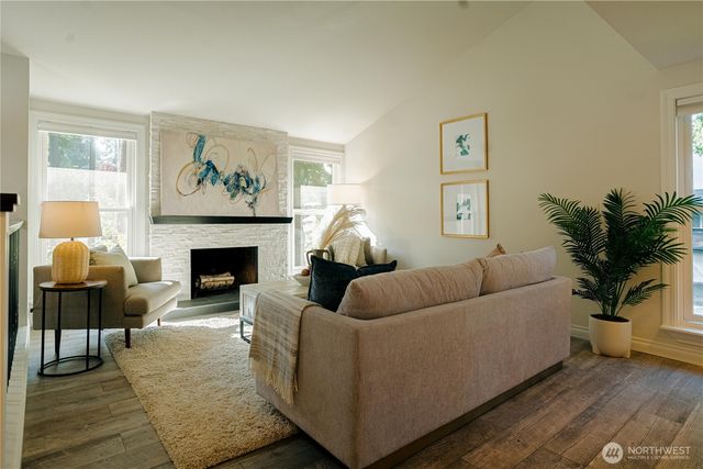 16704 NE 102nd Place, Redmond, WA 98052