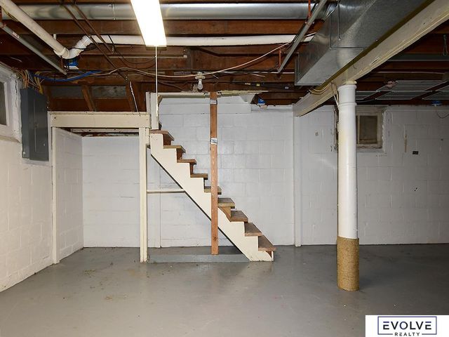 1051 N L Street, Fremont, NE 68025