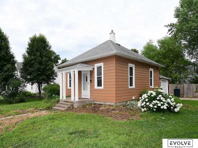 1051 N L Street, Fremont, NE 68025