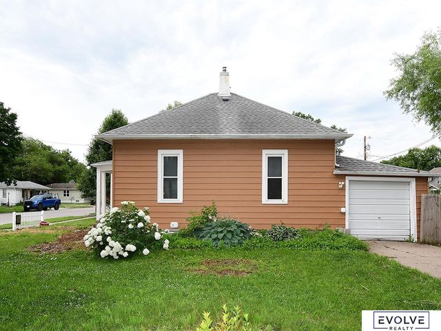 1051 N L Street, Fremont, NE 68025