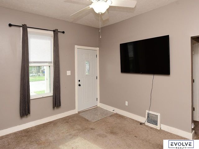 1051 N L Street, Fremont, NE 68025