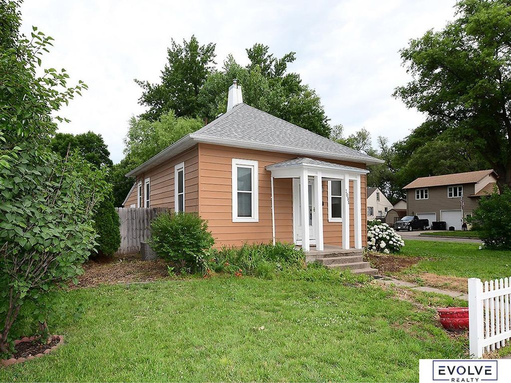 1051 N L Street, Fremont, NE 68025