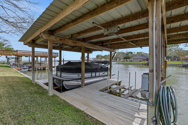 331 Holiday Lane, Coldspring, TX 77331