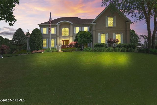 26 Whirlaway Drive, Tinton Falls, NJ 07724