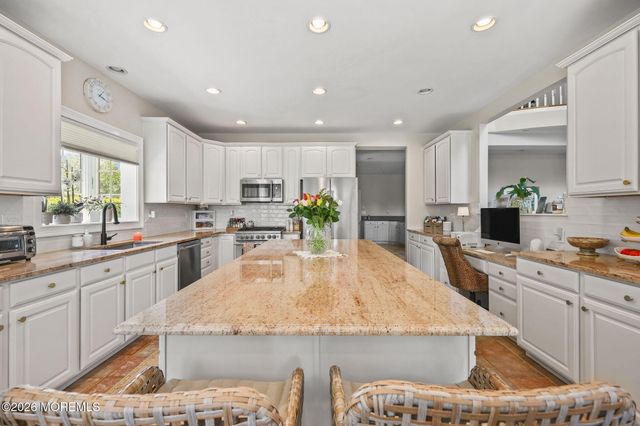 26 Whirlaway Drive, Tinton Falls, NJ 07724