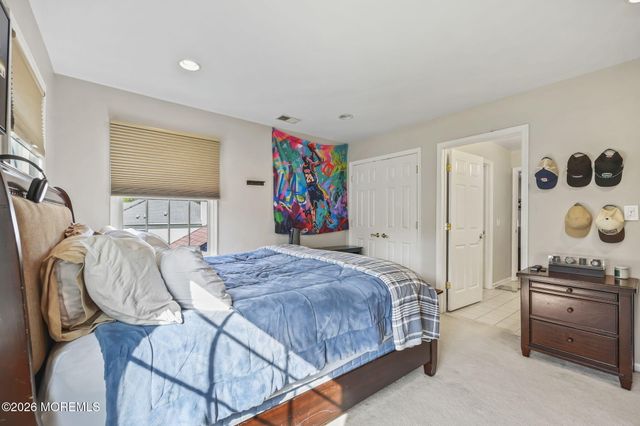 26 Whirlaway Drive, Tinton Falls, NJ 07724