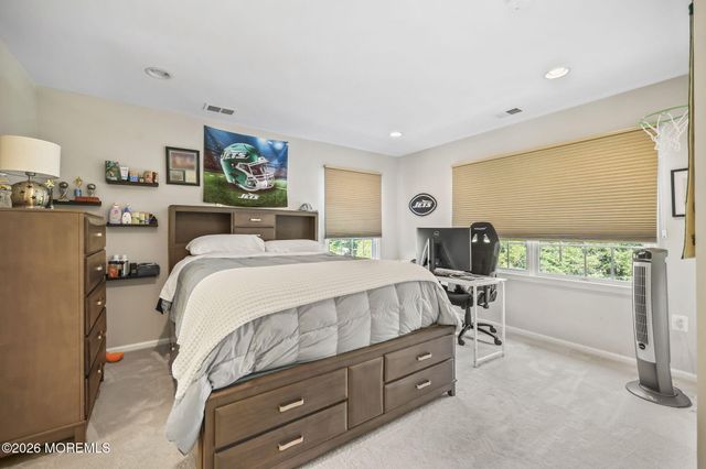 26 Whirlaway Drive, Tinton Falls, NJ 07724