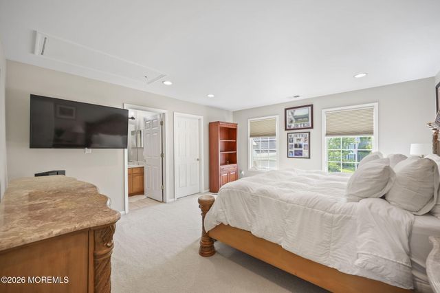 26 Whirlaway Drive, Tinton Falls, NJ 07724
