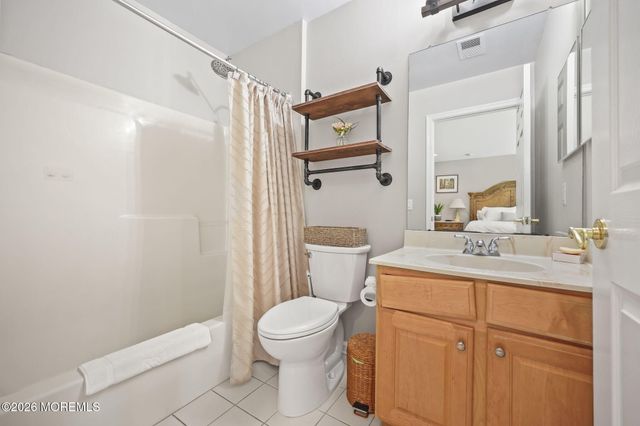 26 Whirlaway Drive, Tinton Falls, NJ 07724