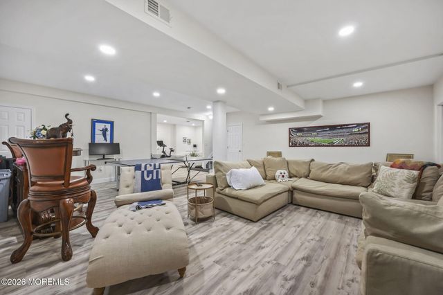 26 Whirlaway Drive, Tinton Falls, NJ 07724
