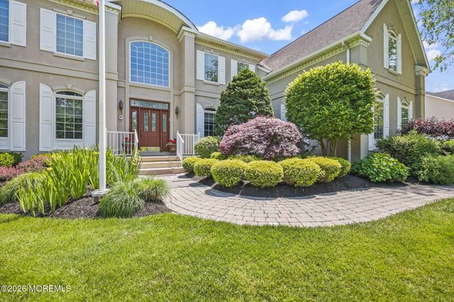 26 Whirlaway Drive, Tinton Falls, NJ 07724