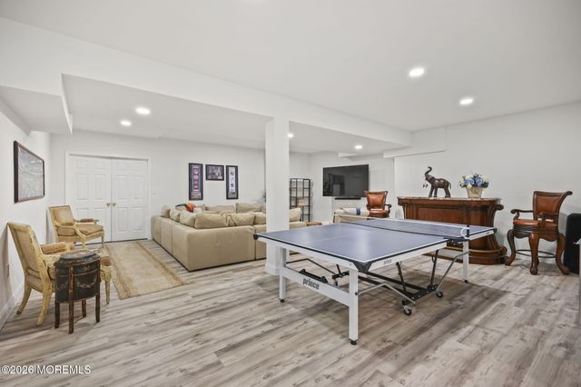 26 Whirlaway Drive, Tinton Falls, NJ 07724