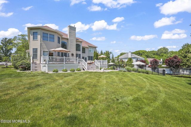 26 Whirlaway Drive, Tinton Falls, NJ 07724