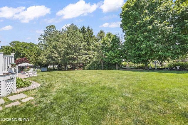 26 Whirlaway Drive, Tinton Falls, NJ 07724