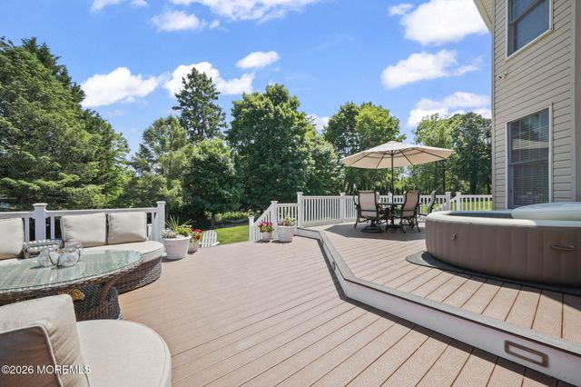 26 Whirlaway Drive, Tinton Falls, NJ 07724