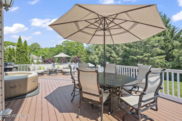 26 Whirlaway Drive, Tinton Falls, NJ 07724