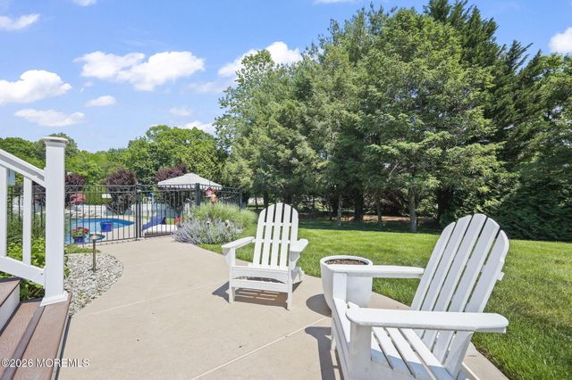 26 Whirlaway Drive, Tinton Falls, NJ 07724
