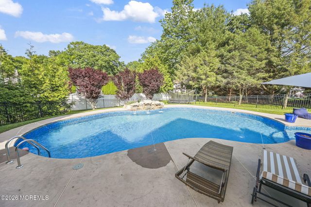 26 Whirlaway Drive, Tinton Falls, NJ 07724