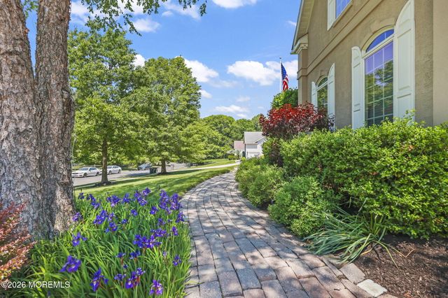 26 Whirlaway Drive, Tinton Falls, NJ 07724