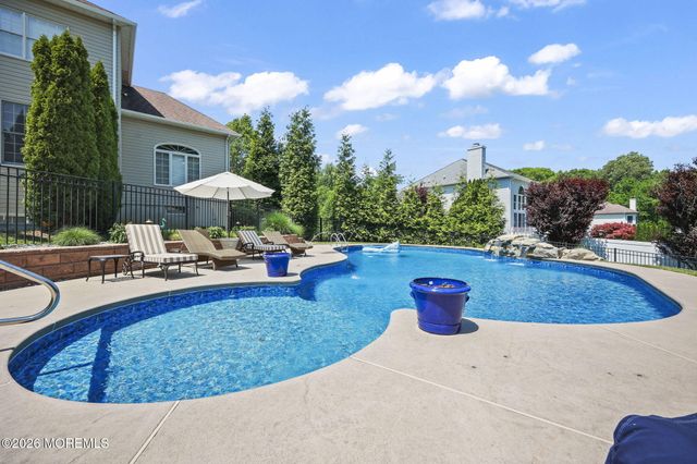 26 Whirlaway Drive, Tinton Falls, NJ 07724