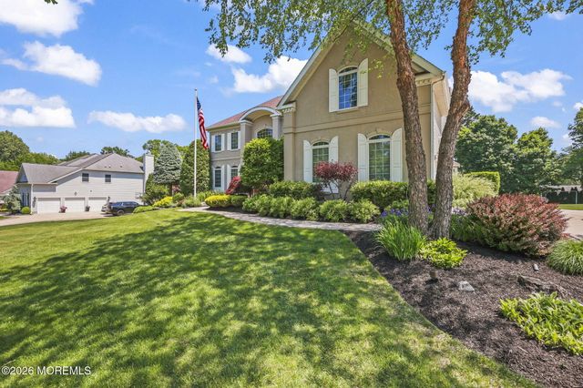 26 Whirlaway Drive, Tinton Falls, NJ 07724