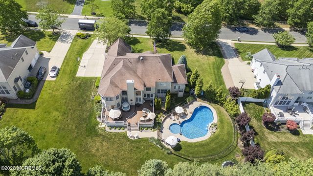 26 Whirlaway Drive, Tinton Falls, NJ 07724