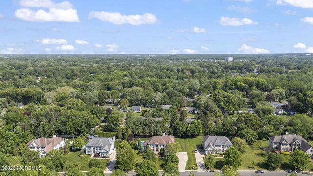 26 Whirlaway Drive, Tinton Falls, NJ 07724