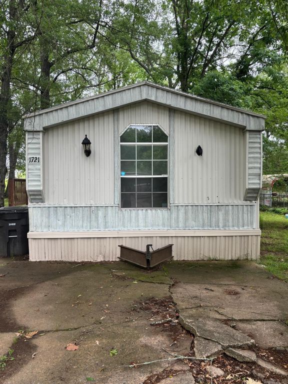 1721 Leonard Dr Drive, Jacksonville, AR 72076