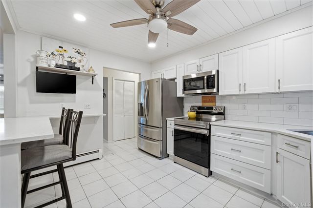 164 Rosemont Avenue, Farmingville, NY 11738