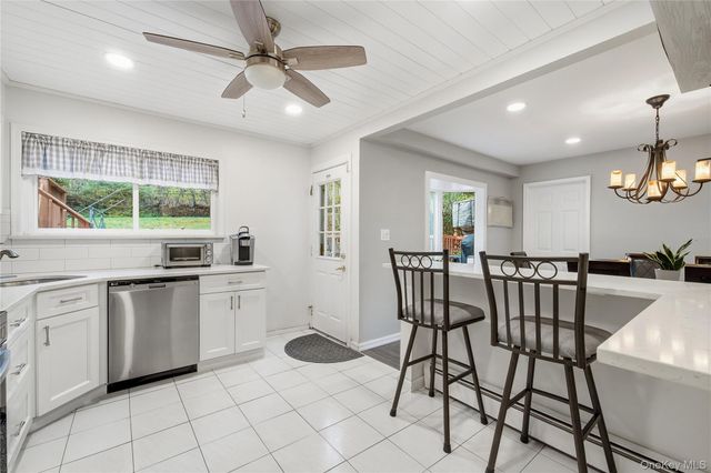 164 Rosemont Avenue, Farmingville, NY 11738