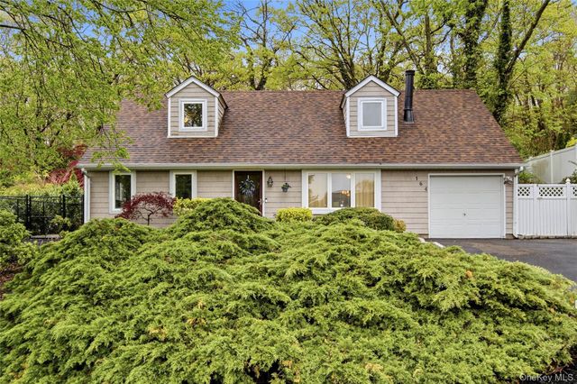 164 Rosemont Avenue, Farmingville, NY 11738