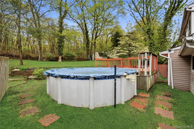 164 Rosemont Avenue, Farmingville, NY 11738