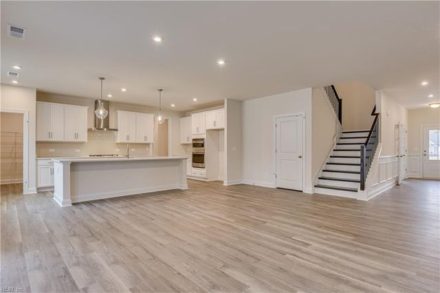 205 Orion CT, Yorktown, VA 23693