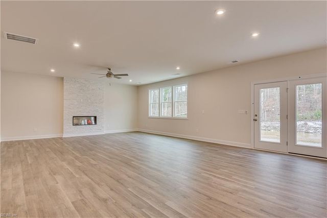 205 Orion CT, Yorktown, VA 23693