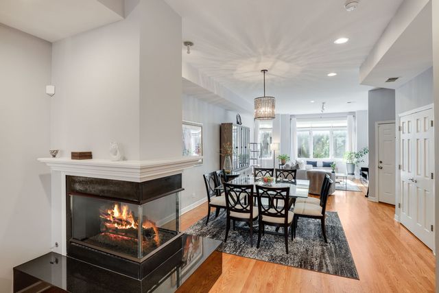 1239 N State Parkway 2, Chicago, IL 60610