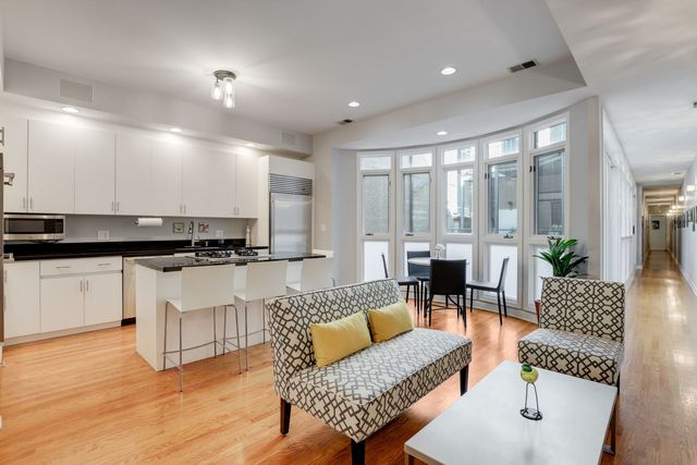 1239 N State Parkway 2, Chicago, IL 60610