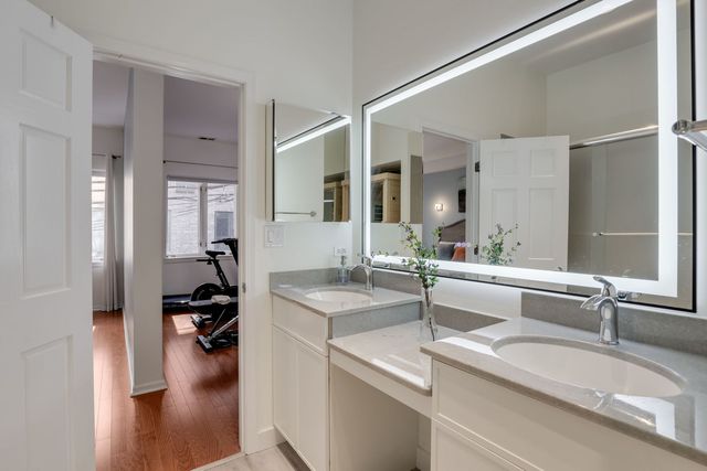 1239 N State Parkway 2, Chicago, IL 60610