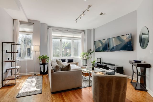 1239 N State Parkway 2, Chicago, IL 60610