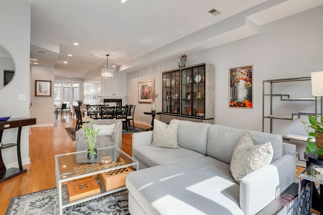 1239 N State Parkway 2, Chicago, IL 60610