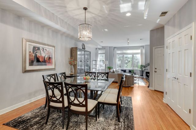 1239 N State Parkway 2, Chicago, IL 60610