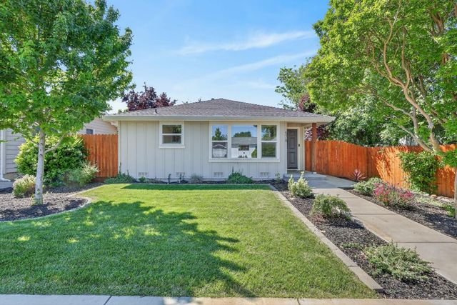 578 C St, Lincoln, CA 95648