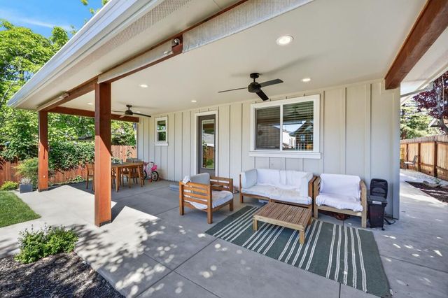 578 C St, Lincoln, CA 95648