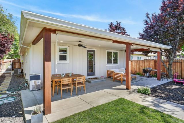 578 C St, Lincoln, CA 95648