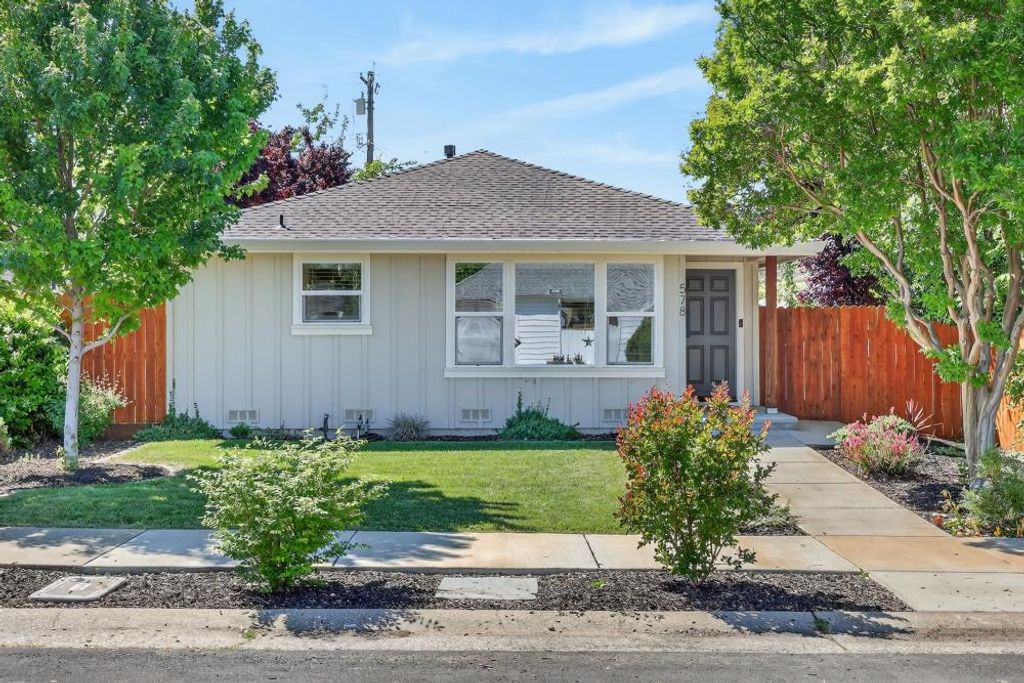 578 C St, Lincoln, CA 95648