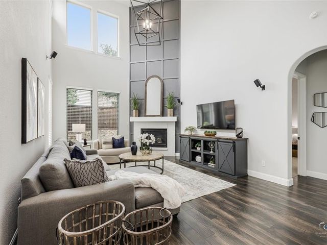 688 Bannerdale Boulevard, Frisco, TX 75036